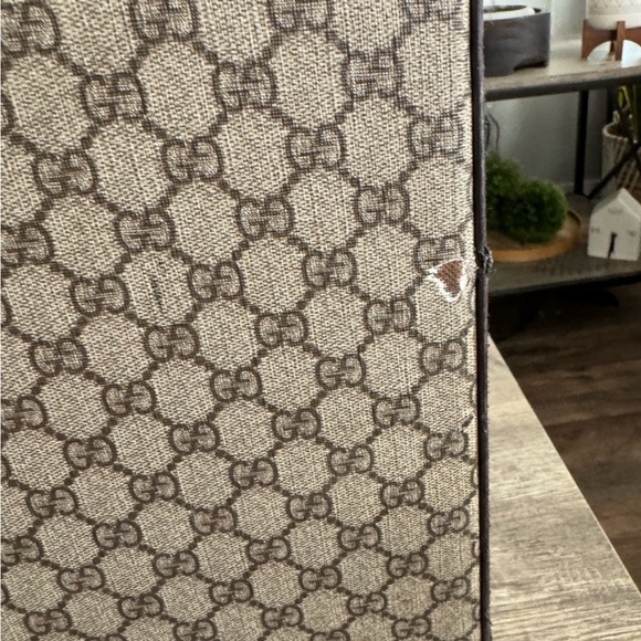 Gucci Rolling Luggage and crossbody bag set - Picture 10 of 13